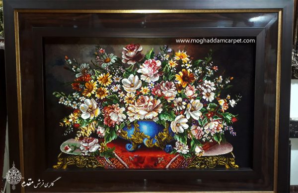 تابلو فرش دستباف نفیس گل و گلدان سلطنتی